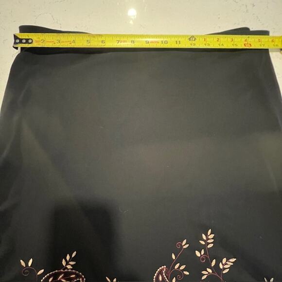 Ann Taylor Loft Black Floral Embroidered Stretchy Skirt Size Large - Picture 6 of 8